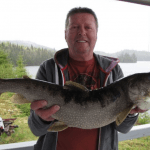 pêche à la truite sur lac canot