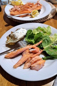 de la peche au fumoir a l'assiette avec une peche au Rudy